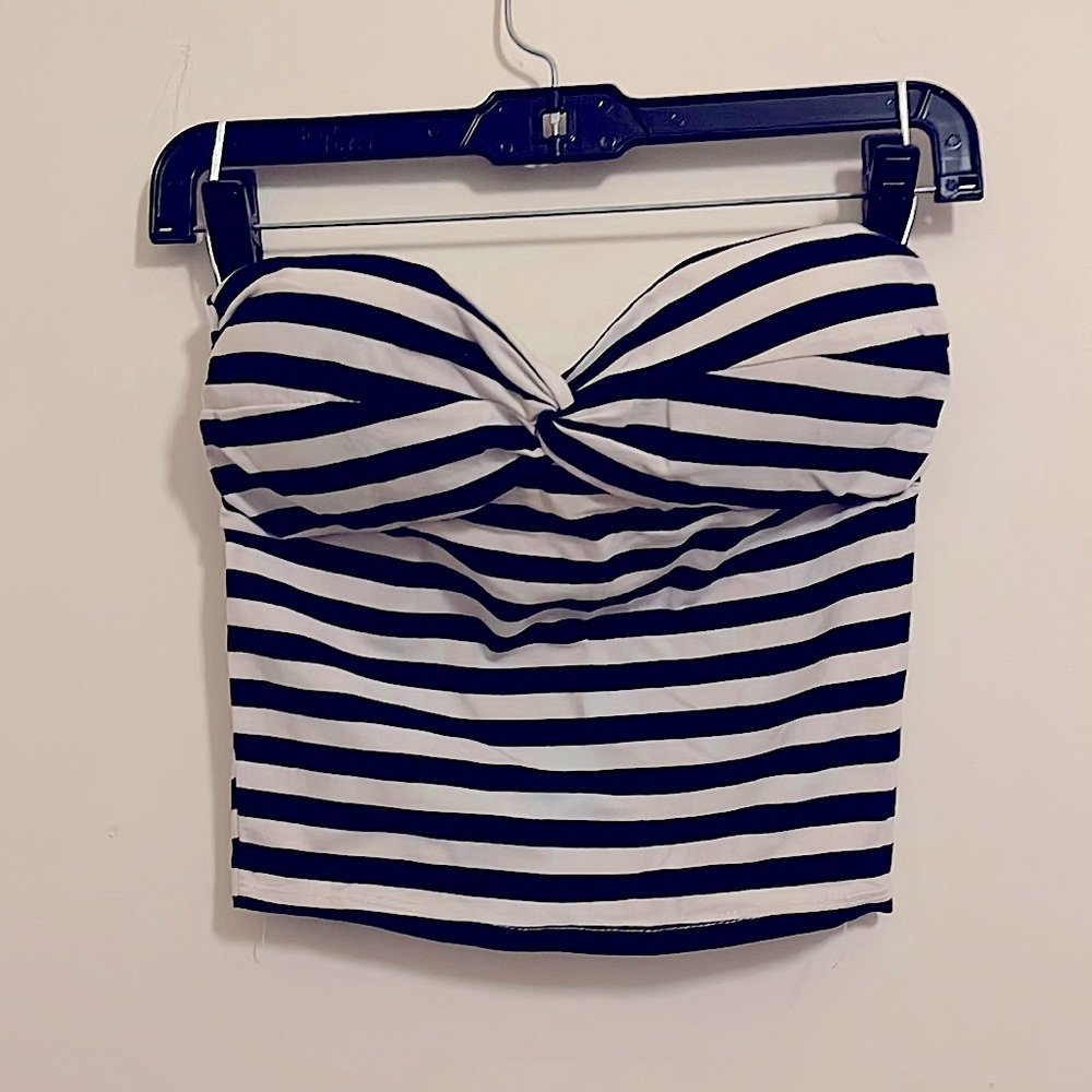 Black & White Striped Twist Cropped Tube Top
